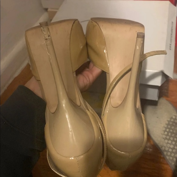 Heels - Picture 8 of 8